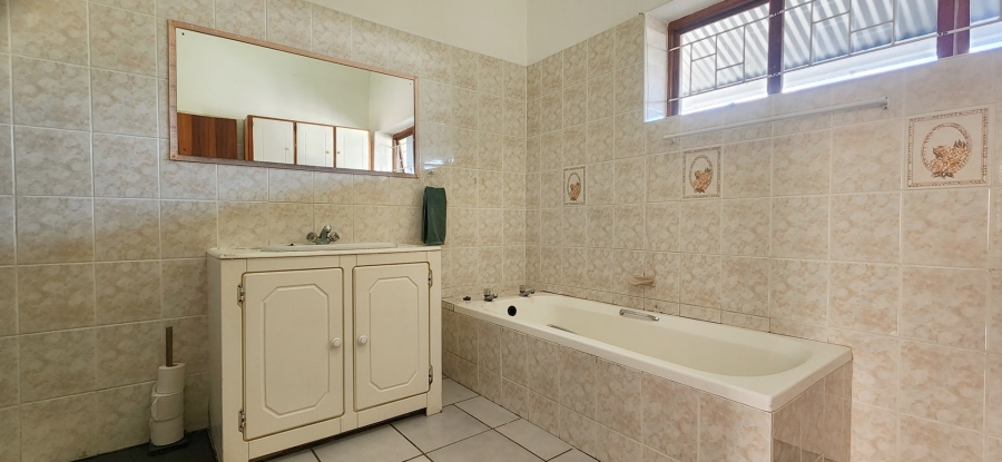 2 Bedroom Property for Sale in Bredasdorp Western Cape